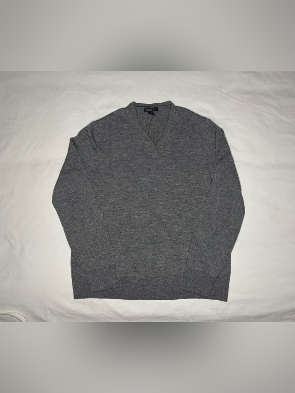Banana Republic Merino Wool Sweater Dark Gray V-neck Long Sleeve Womens Large